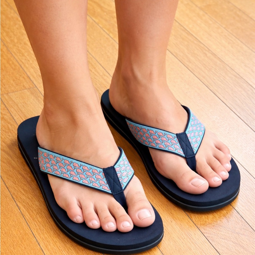 Vineyard Vines Navy and Pink Sandals